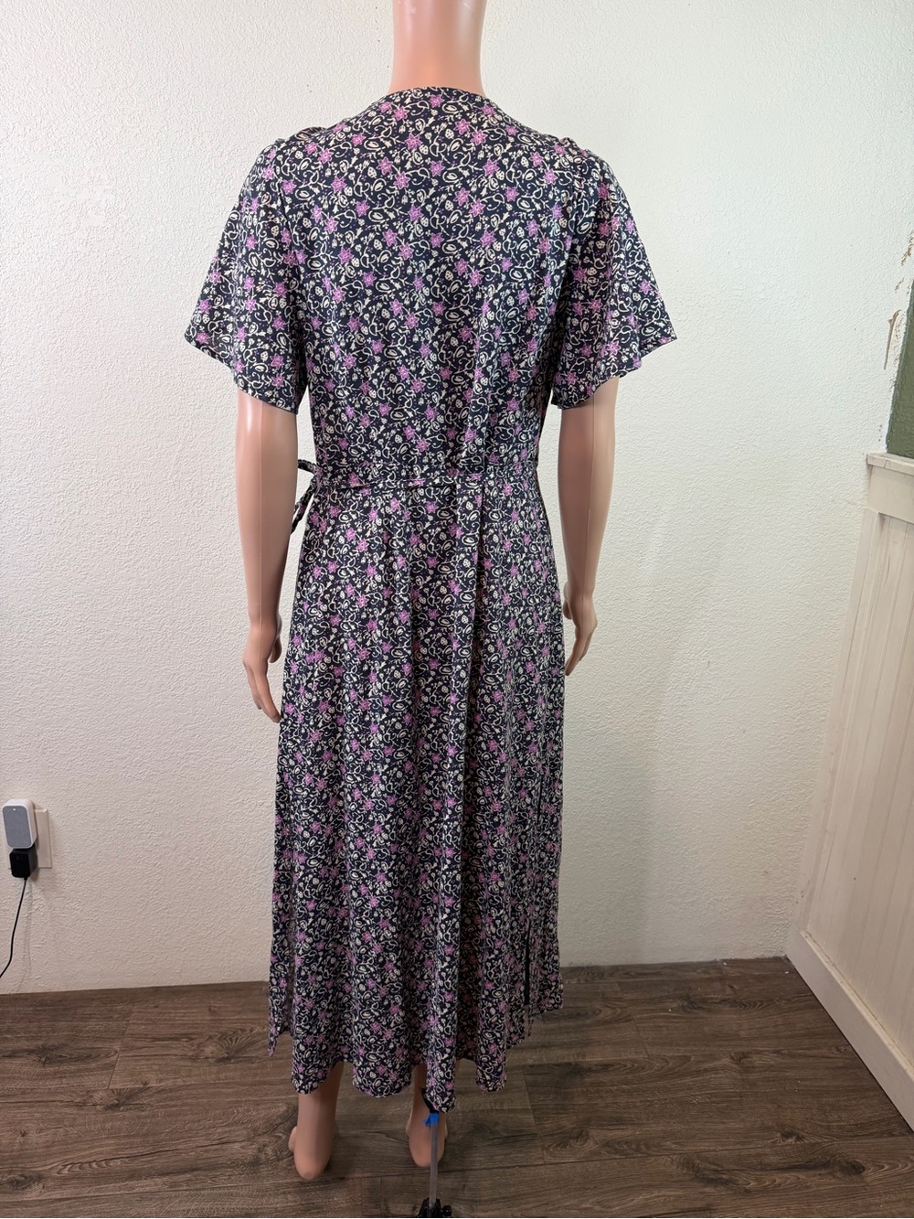 Marine Layer Emlyn Black Purple Floral Midi Wrap Dress Size Large Boho - Picture 6 of 16